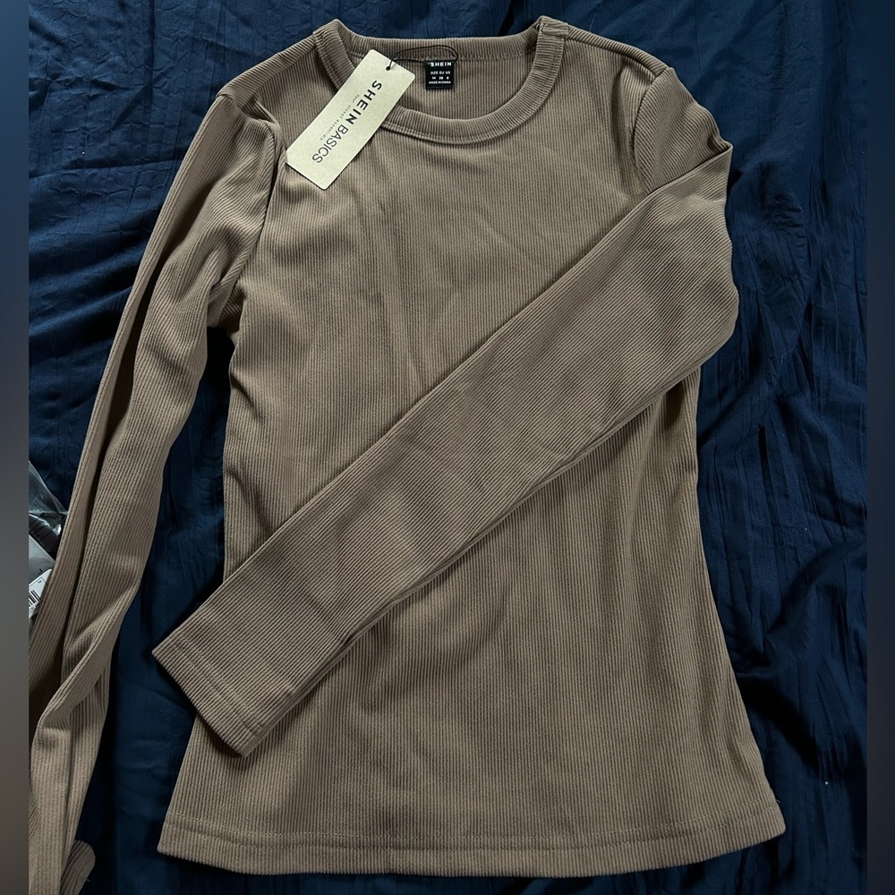 SHEIN BASICS Solid Ribbed Knit Tee Size Medium